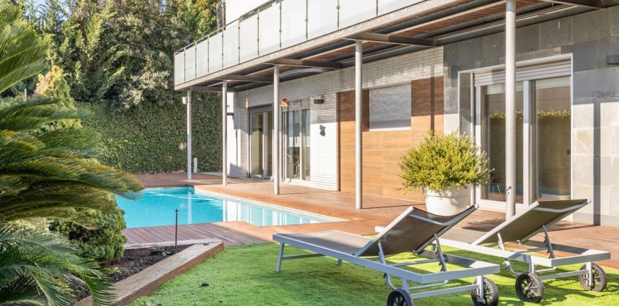 Сasa de 5 dormitorios en venta en Sant Cugat del Vallès, Barcelona, Cataluña, Spain № 1439