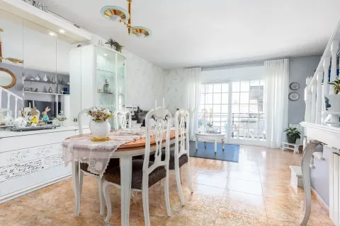 Вилла с 5 спальнями в Ла Льягосте, Барселона, Каталония, Испания № 2281