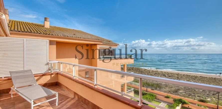 Пентхаус с 2 спальнями в Палсе, Герона, Каталония, Испания № 2279