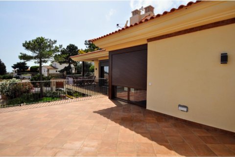 Купить дом в Льорет-де-Мар, Испания с 9 комнат, № 1362 - фото 4