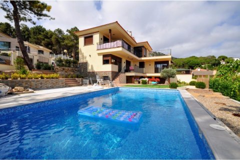 Купить дом в Льорет-де-Мар, Испания с 9 комнат, № 1362 - фото 12