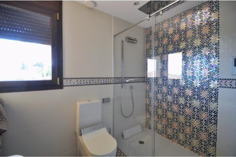 Купить дом в Льорет-де-Мар, Испания с 9 комнат, № 1362 - фото 9