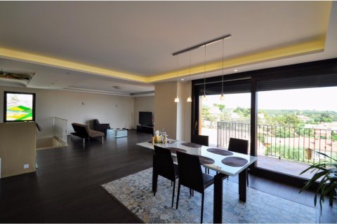 Купить дом в Льорет-де-Мар, Испания с 9 комнат, № 1362 - фото 6