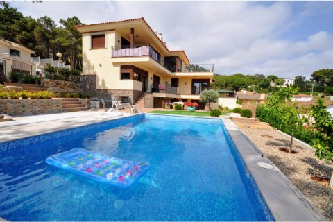 Купить дом в Льорет-де-Мар, Испания с 9 комнат, № 1362 - фото 13