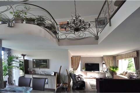 Сasa de 5 dormitorios en venta en Lloret de Mar, Gerona, Cataluña, Spain № 1361 - foto 9