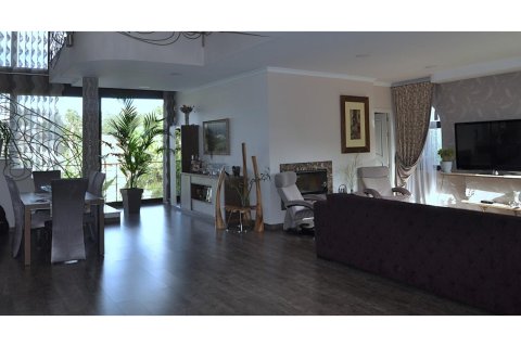 Сasa de 5 dormitorios en venta en Lloret de Mar, Gerona, Cataluña, Spain № 1361 - foto 7