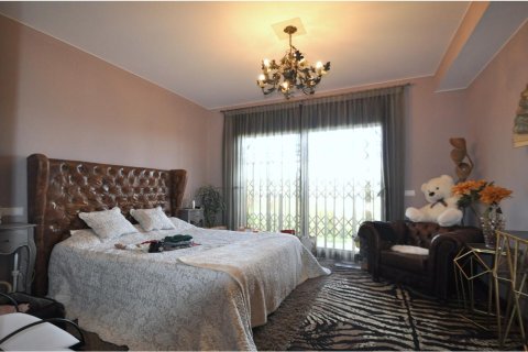 Сasa de 5 dormitorios en venta en Lloret de Mar, Gerona, Cataluña, Spain № 1361 - foto 17