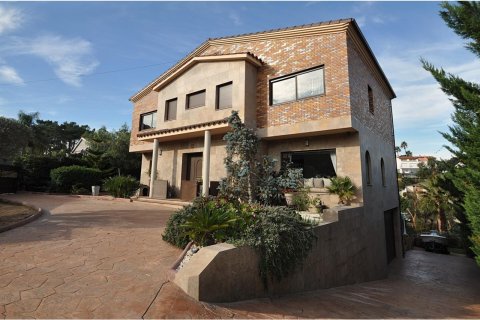Сasa de 5 dormitorios en venta en Lloret de Mar, Gerona, Cataluña, Spain № 1361 - foto 2
