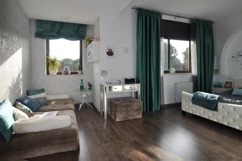 Сasa de 5 dormitorios en venta en Lloret de Mar, Gerona, Cataluña, Spain № 1361 - foto 22