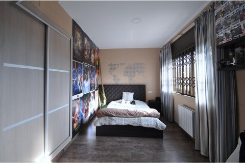 Сasa de 5 dormitorios en venta en Lloret de Mar, Gerona, Cataluña, Spain № 1361 - foto 24