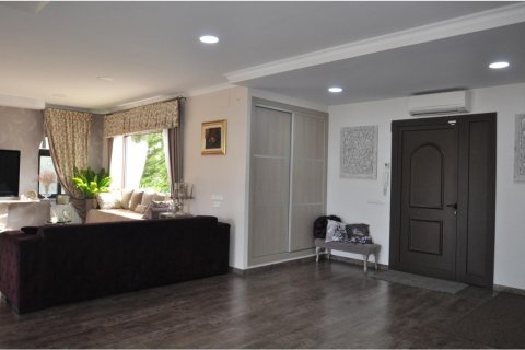 Сasa de 5 dormitorios en venta en Lloret de Mar, Gerona, Cataluña, Spain № 1361 - foto 3