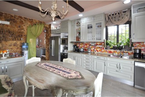 Сasa de 5 dormitorios en venta en Lloret de Mar, Gerona, Cataluña, Spain № 1361 - foto 14