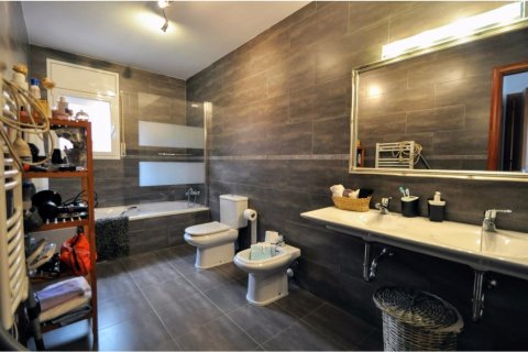 Купить дом в Льорет-де-Мар, Испания с 7 комнат, № 1363 - фото 7