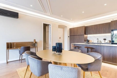 Apartamento de 2 dormitorios en venta en Barcelona, Cataluña, Spain № 1364 - foto 7