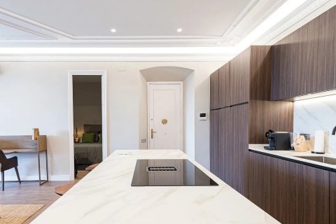 Apartamento de 2 dormitorios en venta en Barcelona, Cataluña, Spain № 1364 - foto 12