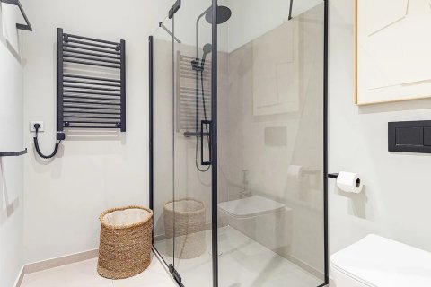 Apartamento de 2 dormitorios en venta en Barcelona, Cataluña, Spain № 1364 - foto 25