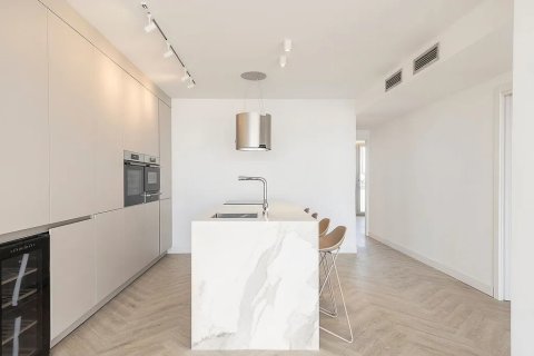 Купить квартиру в Барселона, Испания с 3 комнаты, 95м², № 1366 - фото 4