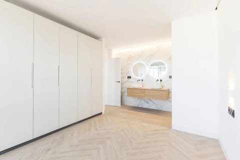 Купить квартиру в Барселона, Испания с 3 комнаты, 95м², № 1366 - фото 27