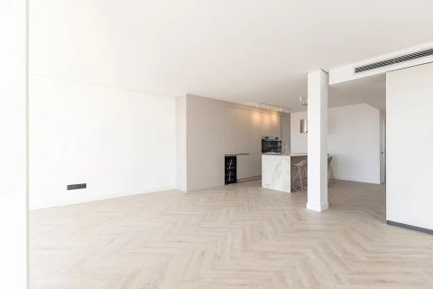 Купить квартиру в Барселона, Испания с 3 комнаты, 95м², № 1366 - фото 10