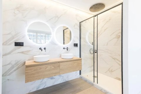 Купить квартиру в Барселона, Испания с 3 комнаты, 95м², № 1366 - фото 28