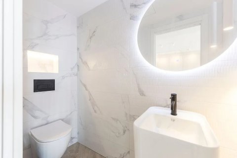 Купить квартиру в Барселона, Испания с 3 комнаты, 95м², № 1366 - фото 21