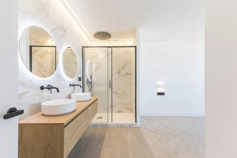 Купить квартиру в Барселона, Испания с 3 комнаты, 95м², № 1366 - фото 24