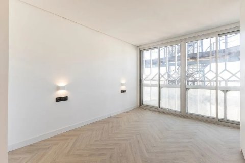 Купить квартиру в Барселона, Испания с 3 комнаты, 95м², № 1366 - фото 25