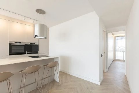 Купить квартиру в Барселона, Испания с 3 комнаты, 95м², № 1366 - фото 22