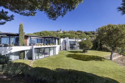 Купить квартиру в Сан-Андреу-де-Льяванерес, Испания с 8 комнат, № 1367 - фото 4