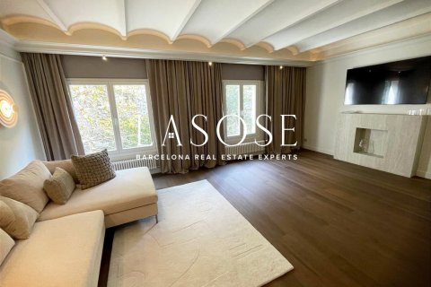 Квартира с 3 спальнями в Эшампле, Барселона, Каталония, Испания № 2467