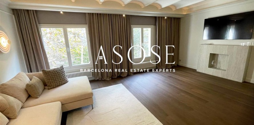 Квартира с 3 спальнями в Эшампле, Барселона, Каталония, Испания № 2467