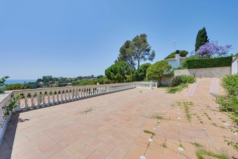 Купить дом в Бланес, Испания с 5 спален, 654м², № 2470 - фото 13