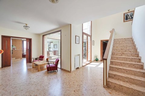 Купить дом в Бланес, Испания с 5 спален, 654м², № 2470 - фото 3