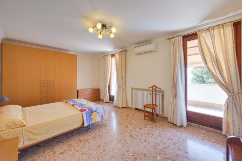 Купить дом в Бланес, Испания с 5 спален, 654м², № 2470 - фото 8