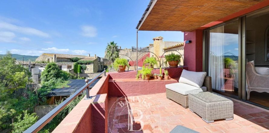 Таунхаус с 3 спальнями в Палсе, Герона, Каталония, Испания № 2468