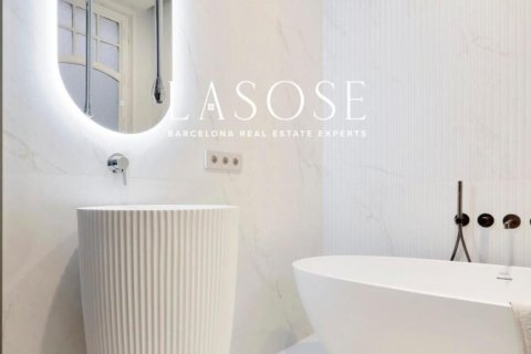 Купить квартиру в Эшампле, Испания с 4 спальни, 200м², № 2466 - фото 4