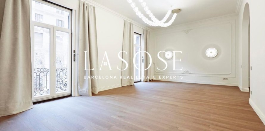 Квартира с 4 спальнями в Эшампле, Барселона, Каталония, Испания № 2466