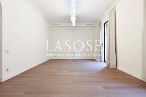 Купить квартиру в Эшампле, Испания с 4 спальни, 200м², № 2466 - фото 18