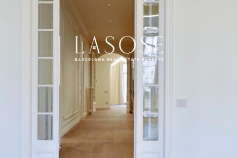 Купить квартиру в Эшампле, Испания с 4 спальни, 200м², № 2466 - фото 28