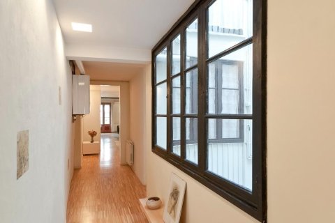 Купить квартиру в Старый город, Барселона, Испания с 2 спальни, 133м², № 2465 - фото 8