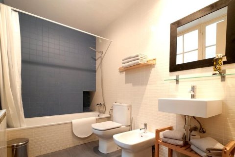 Купить квартиру в Старый город, Барселона, Испания с 2 спальни, 133м², № 2465 - фото 11