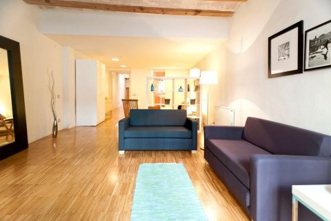 Купить квартиру в Старый город, Барселона, Испания с 2 спальни, 133м², № 2465 - фото 4