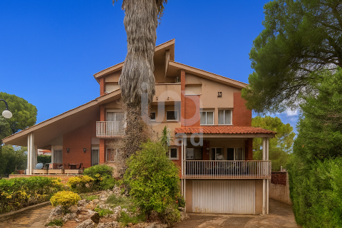 Дом с 6 спальнями в Таррагоне, Каталония, Испания № 2807