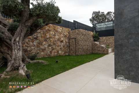 Купить виллу в Льорет-де-Мар, Испания с 6 спален, 561м², № 991 - фото 6