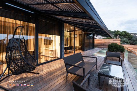 Купить виллу в Льорет-де-Мар, Испания с 6 спален, 561м², № 991 - фото 18