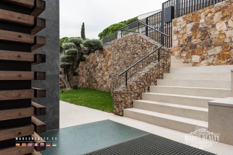 Купить виллу в Льорет-де-Мар, Испания с 6 спален, 561м², № 991 - фото 5