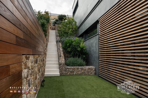 Купить виллу в Льорет-де-Мар, Испания с 6 спален, 561м², № 991 - фото 8