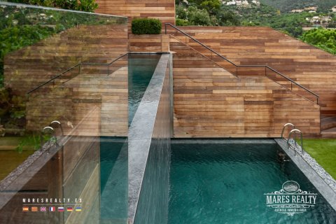 Купить виллу в Льорет-де-Мар, Испания с 6 спален, 561м², № 991 - фото 14