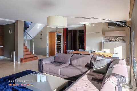 Купить виллу в Льорет-де-Мар, Испания с 5 спален, 350м², № 992 - фото 6