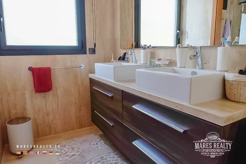 Купить виллу в Льорет-де-Мар, Испания с 5 спален, 350м², № 992 - фото 19